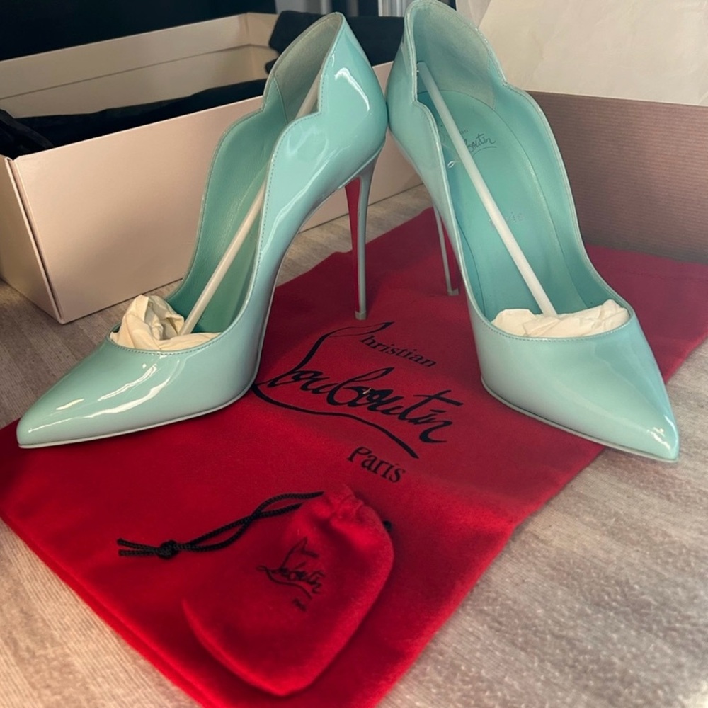 CHRISTIAN LOUBOUTIN - Hot Chick - 100 Pumps